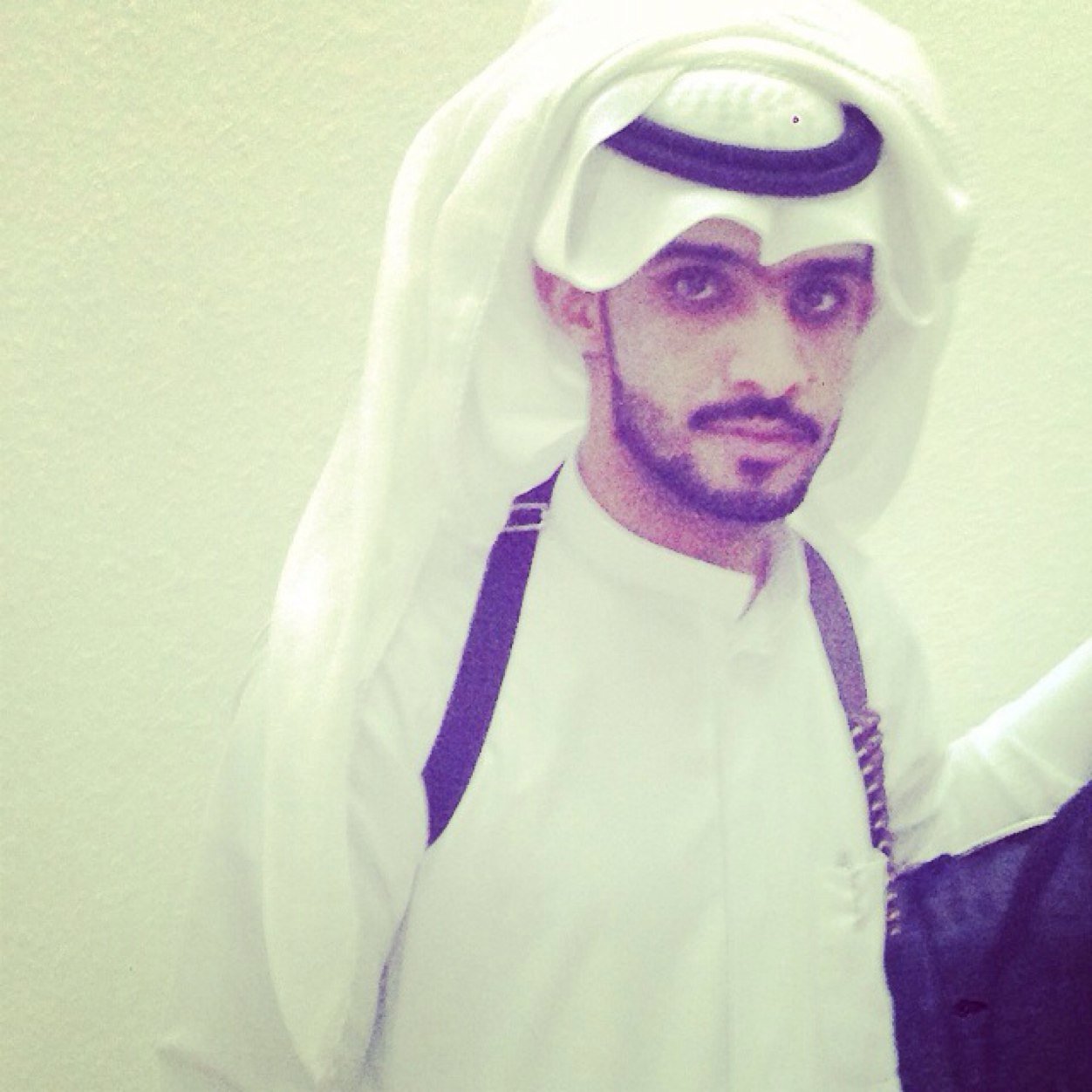 ‏مغرد بسيط شعاري الإحترام احترم تحترم وراقب الله تغنم ((التغاريد في المفضله)). ً [[[لا أرتوت لصور العرض النسائيه ولااضيفها]]]