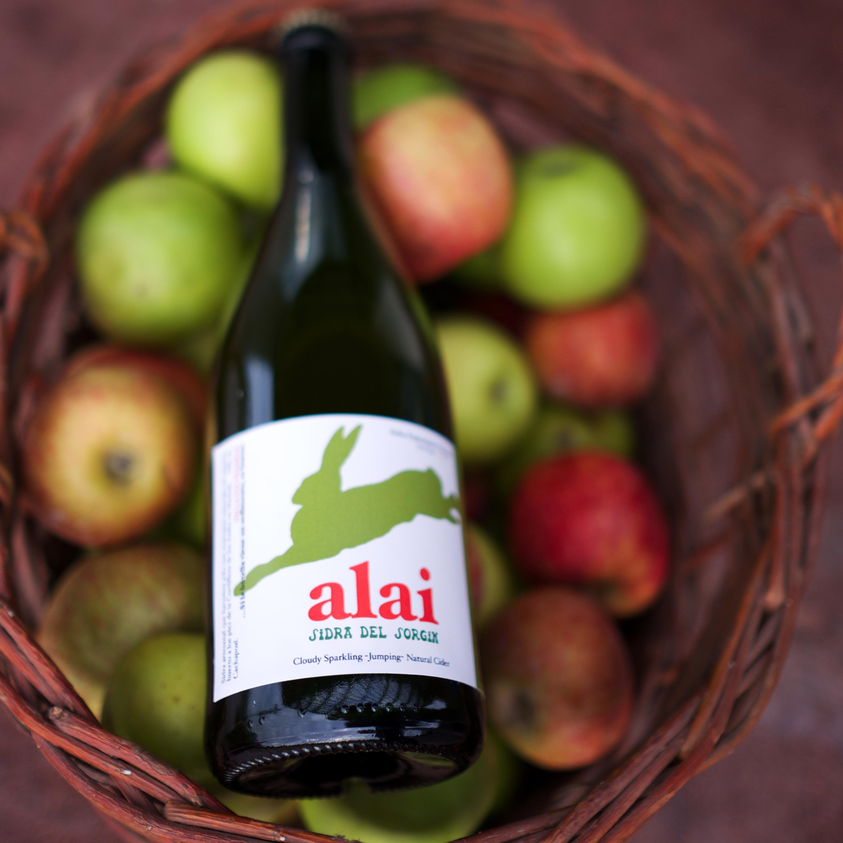 Chilean natural cider from real home grown apples! Sidra chilean fresca y natural elaborada con nuestras manzanas de antiguos huertos!