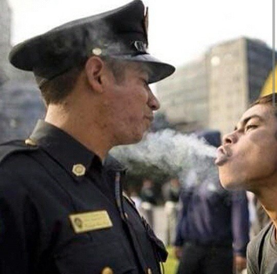 Fumar juntos morir solos.