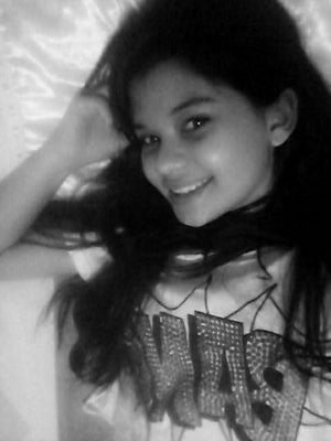 18,  pré universitária, são-paulina, doce como limão. insta: @benevidesthais snap: tbenevids