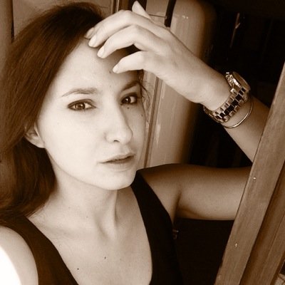 Sibilicious's profile picture. Loves cinema, works in fashion, knows how to make people laugh. Lives in a movie, still searching for a title.