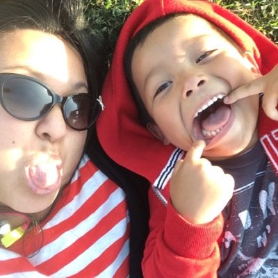 Mamá, gestora, médico, asesora de imagen. Amante de las cosas simples pero no de lo fácil. Empezando un camino donde pueda ser todo lo que quiero ser @yyshii
