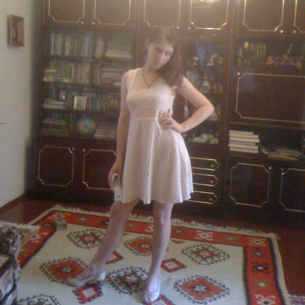 elizablth's profile picture. 