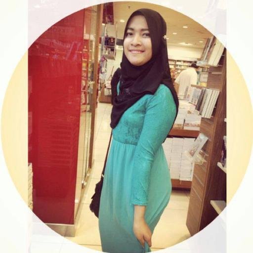 Sweet 19 Gurl/ /Prents&Ecah Nmber 1 in My Heart/Keep Strong,Pray&More Stylish. https://t.co/nbJMzNrt5e  Smile Make Me Shine. Single ~Hamba Allah~