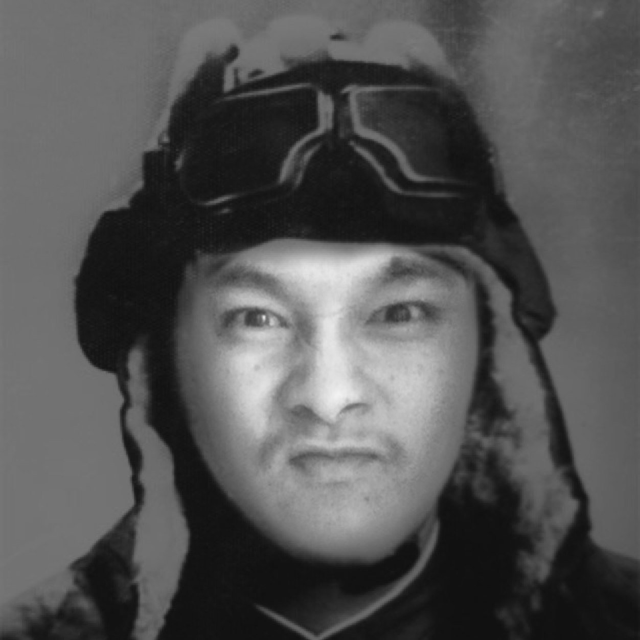 ชอบอ่านครับ อ่านทุกอย่าง