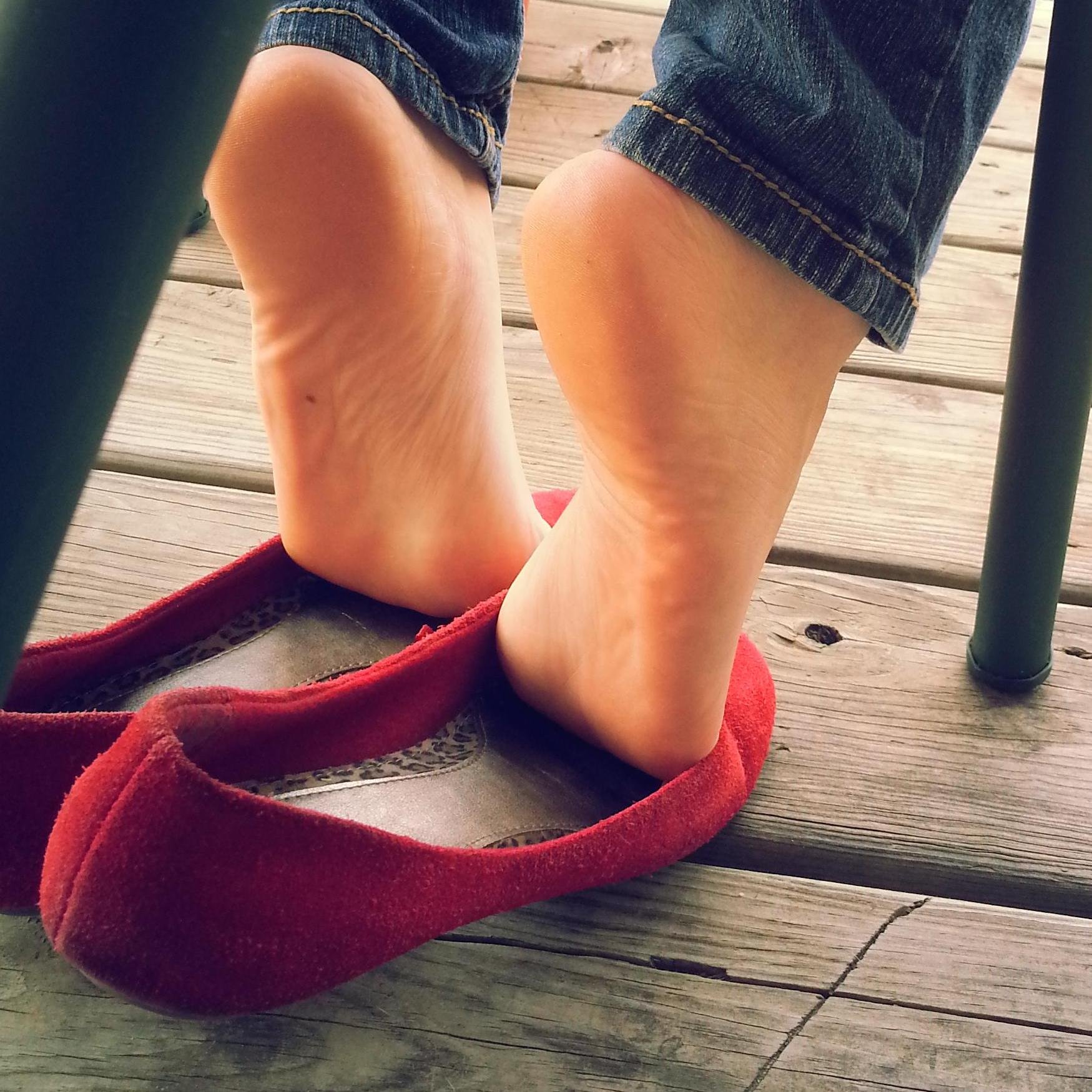 anointed_subbie's profile picture. I have a weird interest in newbie dommes!
Intelligence, feet, bdsm!