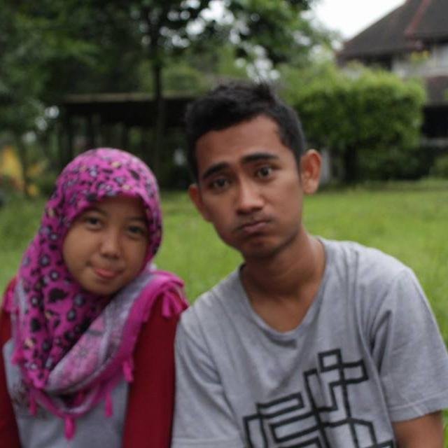 Meski ku bukan yang pertama dihatimu tapi cintaku terbaik untukmu meski ku bukan bintang dilangit tapi cintaku yang terbaik  ({})