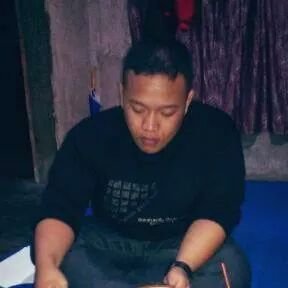 Universitas 11 Maret||Management Marketing 09||I'm Muslim||9-1-1991||TB.Bangunan||Twitter saya hanya untuk sekedar hiburan&mencari teman gak lebih !