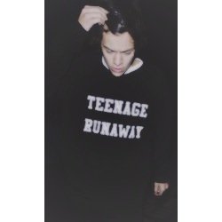 AdSimpsonWWH's profile picture. We'll be in between the sheets until the late AM.