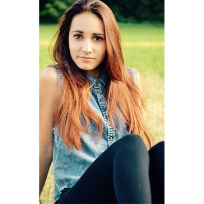 Hi everybody!! I'm an italian girl, i'm 14 years old and I LOVE Austin Mahone and 5SOS