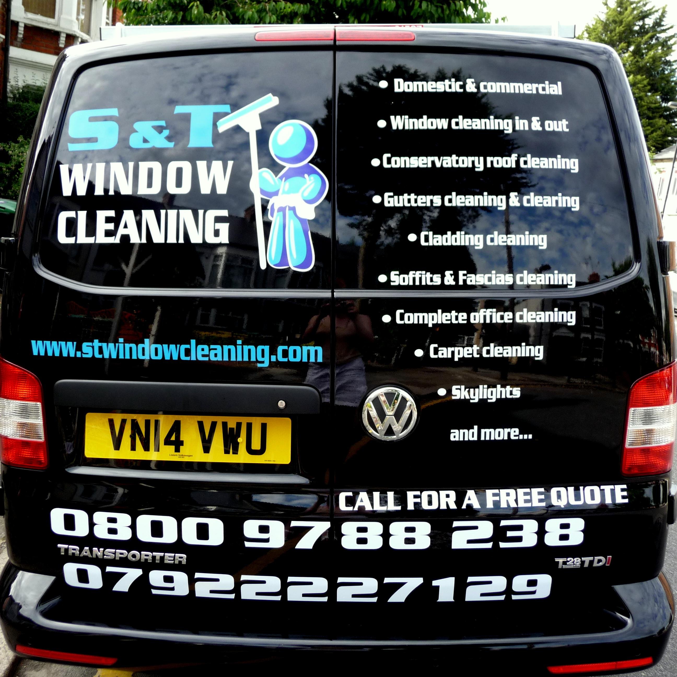 Professional,friendly and reliable window cleaners.We are fully insured.We cover area 20 miles from Maidenhead.
Please visit the website.