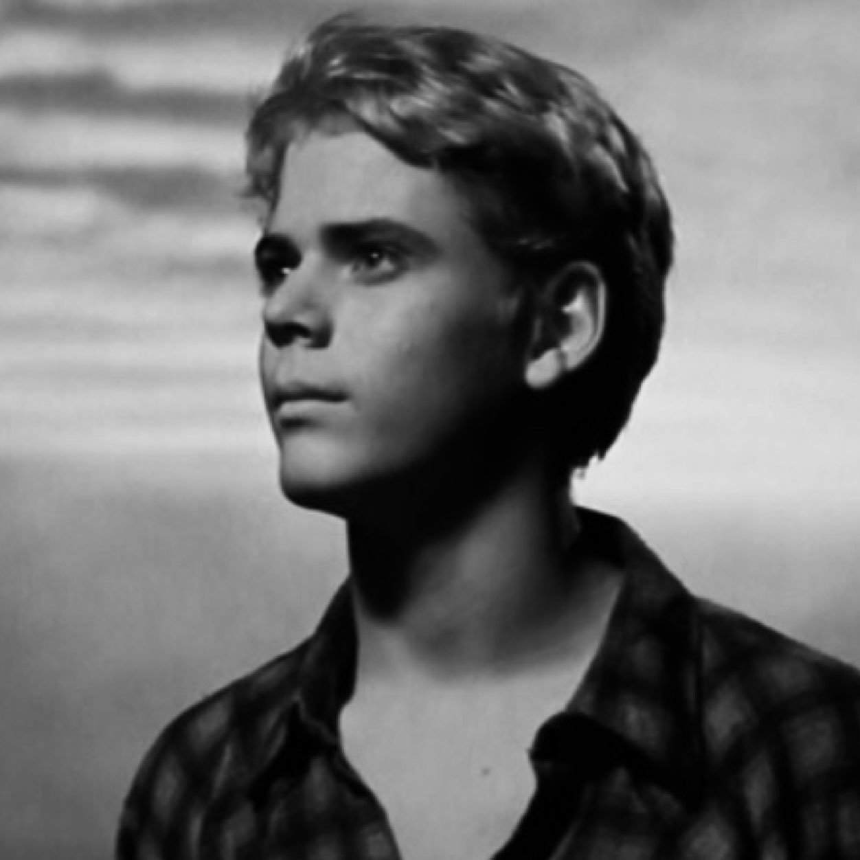 ❝Get smart and nothing can touch you.❞
[[Outsiders RP || Descriptive]]