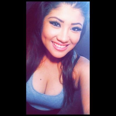 Salvadorian || OctobersFinest || CollegeStudent || Young & Educated || I keep my standards & heels high || Instagram : _ayoocee_ || Snapchat : ayoo_cee
