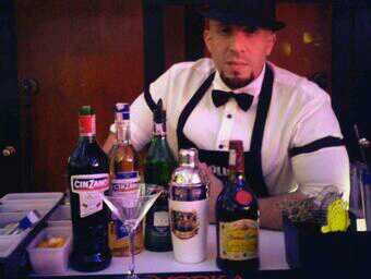AlejandroCoctel's profile picture. *BARTENDER PROFESIONAL*  Especialista en Martinis,cocteleria tropical y atencion A+1.Montaje de Cocteleria eventos especiales..Fundador del Grupo @QueBuencoctel