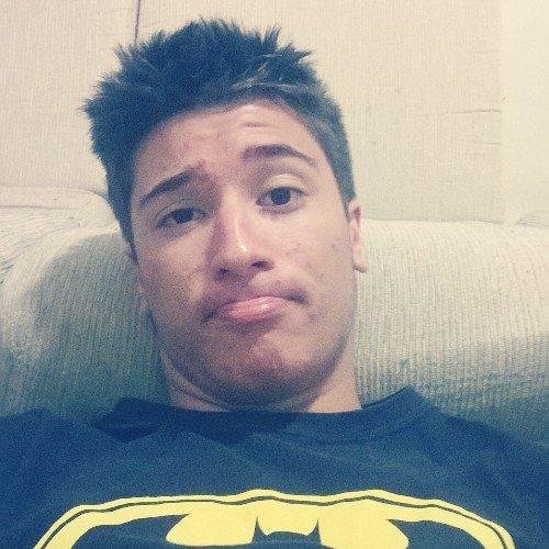 Quer me conhecer? Me beija
