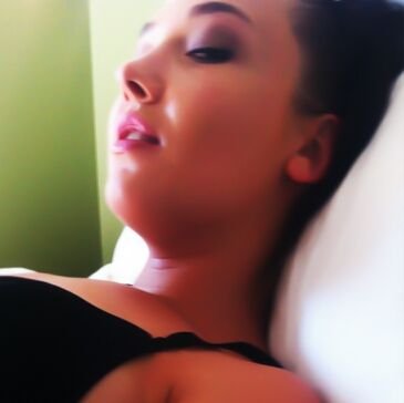 Fanpage to honor @angelik_duval #MyNr.1 #Pornstar #SexyFrenchy (i'm a guy)