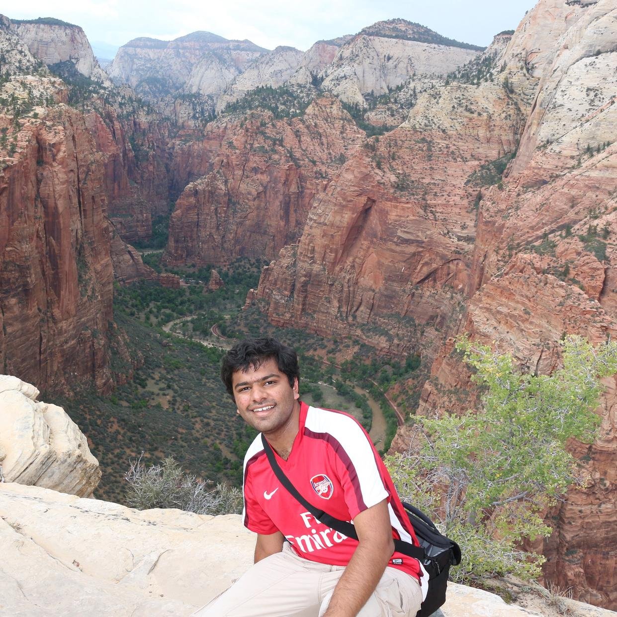 A Gujju who is a Proud Mumbaikar, an Ardent Arsenal supporter, a Tech enthusiast, and a foodie..of course!