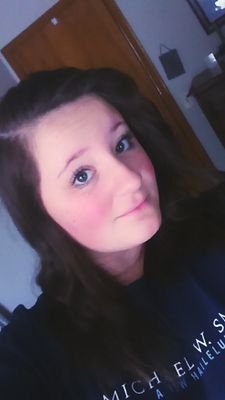 I'm Alicia Yates. Life is hard. text me.8128218520 and also if you follow i will follow back