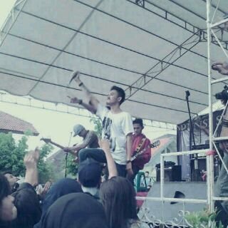 Post Hardcore/Easycore | For boking CP 089611770086 | vocal : teguhpriyono/RudWelly | Lead : Asung | Guitar : A.Nas | Bass : Vhay | Drum : Boban