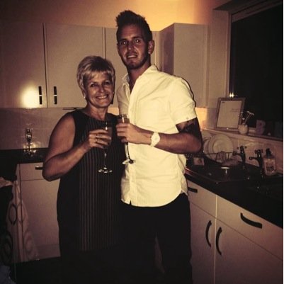 Happy, caring, loving, honest, loyal lady my family are my everything I have 3 Amazing children & now 4 beautiful Grandchildren