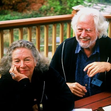 Shulgin_ES's profile picture. Creador de casi 200 drogas. Su editora nos ha concedido permiso en exclusiva para traducir y publicar PIHKAL y TIHKAL, y Ann, su viuda, su beneplácito.