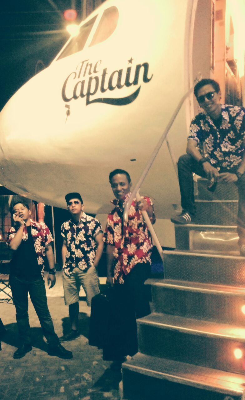 weareJAMZ's profile picture. We are Jupreks,,Bton,,Bronson,,Ganz just jamming with passion for regular cafe,wedding,gathering,birthday party or product event..