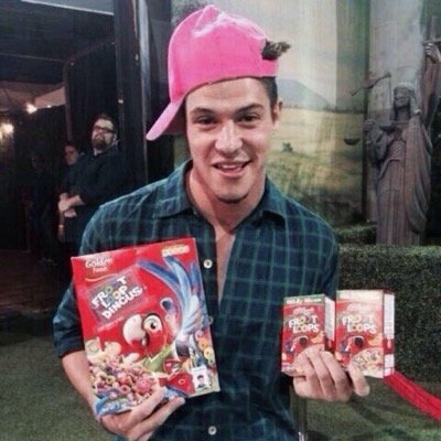 Im 18 and Im a big fan of Zach from #BB16 #ZachAttack #FrootLoopDingus