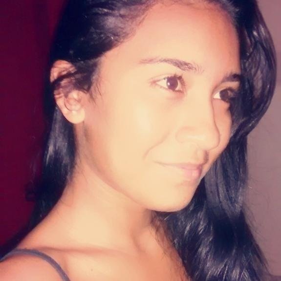 Menina Mulher..Sorriso de menina, um olhar de mulher tão linda é a menina, que já sabe o que quer.O Amor te ensina,ser a inocente menina ou a experiente mulher