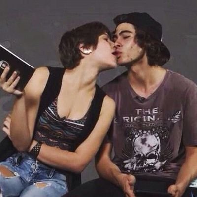 no momento shippando loucamente santovitti/perina