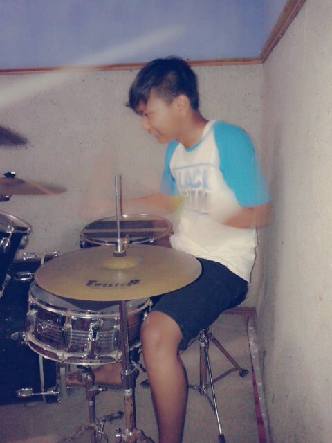 Drummer @chumPoppunk