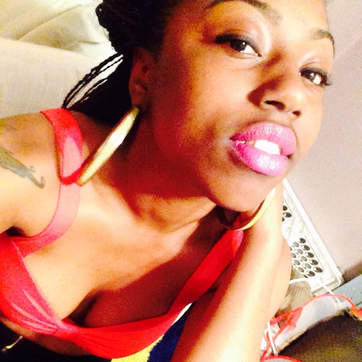 follow me on IG: @heyraee_ ♒2⃣1⃣