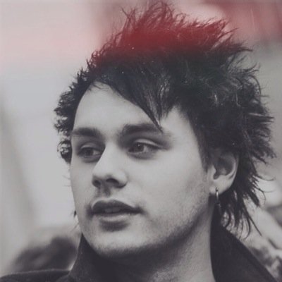 Michael Clifford loves you!!! (plz follow my main @mycliffconda ! thx :))