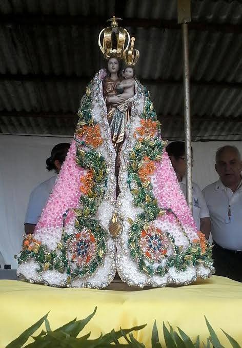 NA VIDA TUDO PASSA...Sejas fiel ao senhor teu Deus.
Fui criada para adorar,louvar e bendizer o senhor rei dos reis...