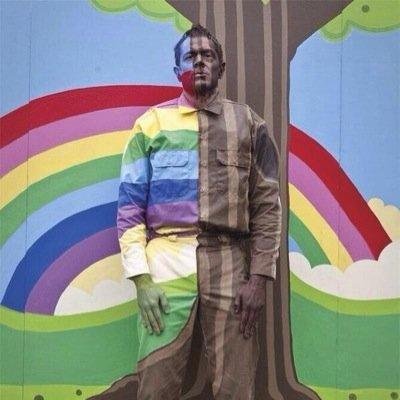 DEBRlSZ's profile picture. 