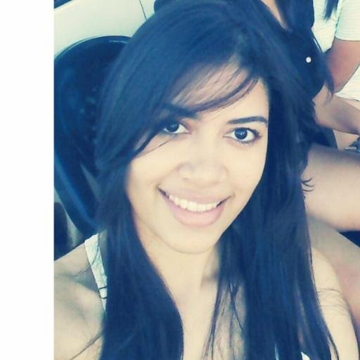 ''A luz que me ilumina é,
mais forte que os maus olhos que me cercam.''