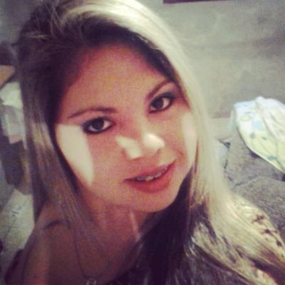 Adolecente,mimada,gaúcha,ciumenta,boba,Feliz,teimosa,preguiçosa,Gremista Fanatica! ;3
E tenho Fé em Deus e isso basta pra mim!
E o melhor a gente faz em off'