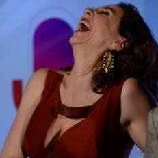Me chamo Mayara,tenho 20 anos esse twitter é inteiramente dedicado a Linda e talentosa @marisaorth minha Estrela *-*
Seguido pela diva no dia 10/07/13