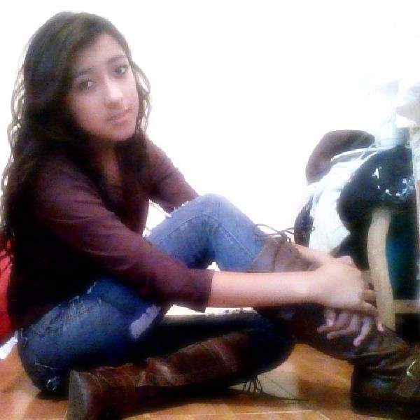 Sonríe :3  
La Electrónica existe' :* 
&& Yo También aaah! Cx
