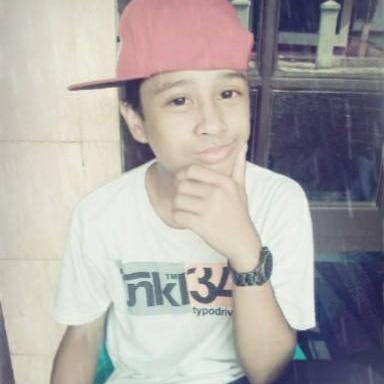 Santai,Strong,Asik,Itulah gw, Gw kecil bukan berarti jagoan tengil.. Entah kenapa kalo ada yang ngomong ganteng, gue berasa diomongin