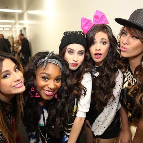 FIFTH HARMONY STOLE MY HEART | Jonatica & Lovatic| Esta es una cuenta guardada