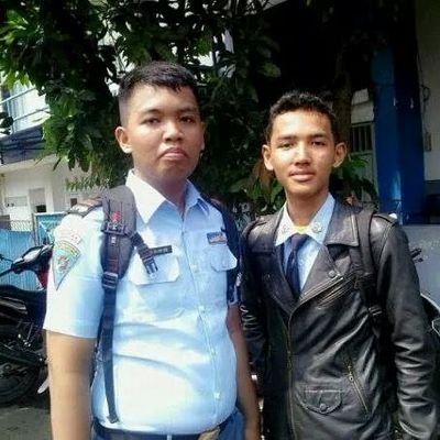 Ingat akan masa lalu dan hargai masa depan, berjuang sekuat tenaga dan bersyukur sepenuh jiwa