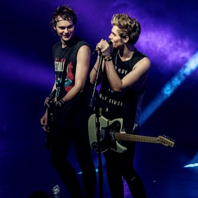 follow @mukegifsaf ✨