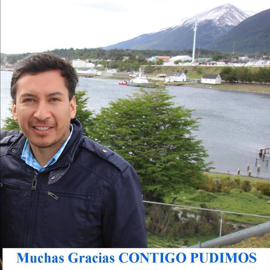 Ingeniero Agrónomo, Consejero Regional representante de la Provincia Antártica. Independiente, agradecido de la vida y Mi Provincia por la confianza entregada.