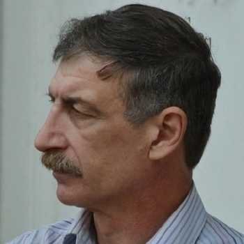 Надо знать себя и плотно заниматься тем, что получается. А для других задач найти менеджера, у которого к этому талант, и платить ему много денег.