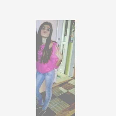 Tío, tú sigue pasando de ella, sigue dejándola escapar poco a poco, pero eso sí, cuando le veas con otro que si la hace feliz, te jodes.