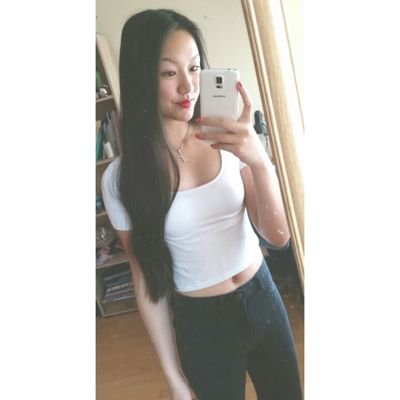 Instagram ; thnhthu.n