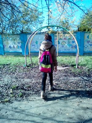 Живу для тех, кому нужна. Дружу лишь с теми, в ком уверена. Общаюсь с теми, кто приятен. И благодарна тем, кто ценит.