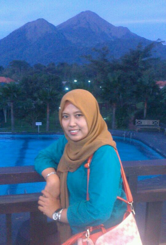 Aflatoun Trainer II English Trainer (LAPIS-ELTIS) Directress of STAR Course & Training Alumnus of Pesantren Annuqayah Guluk-Guluk Sumenep