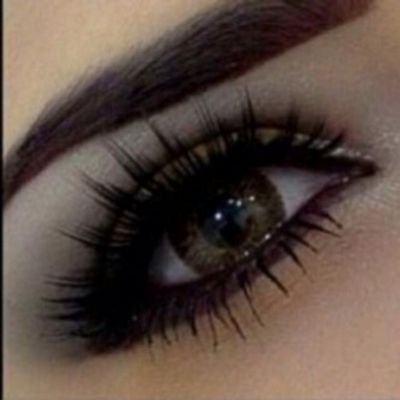 القلوب الحساسه ﻻتجدمنافذ للتعبير عما بداخلها سوى نافذتي اﻻنسحاب والصمت