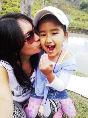 El mejor hechizo para vivir, siempre cuenta con una mano amiga,y Enamórate cada vez que puedas